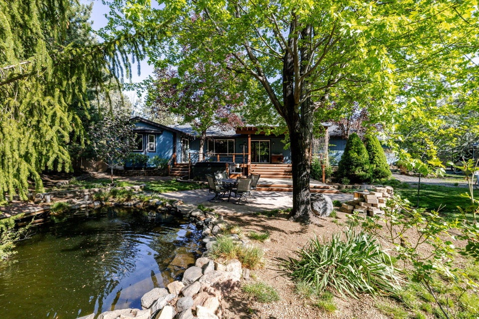Deal of the Week: Spacious Bend Home on Nearly Half an Acre