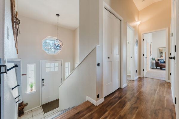 929 NE Lena - Small-16