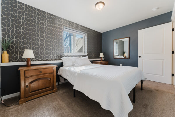 929 NE Lena - Small-21