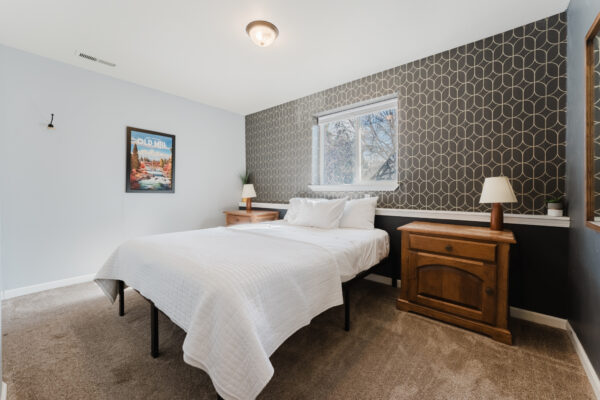 929 NE Lena - Small-22