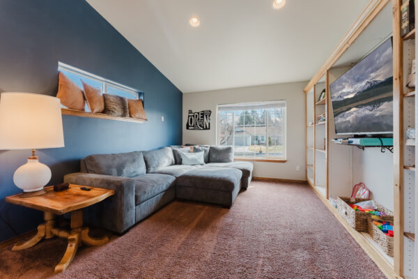 929 NE Lena - Small-28