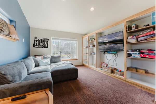 929 NE Lena - Small-29