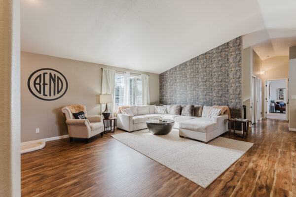 929 NE Lena - Small-36