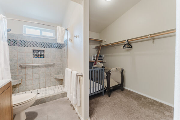 929 NE Lena - Small-42