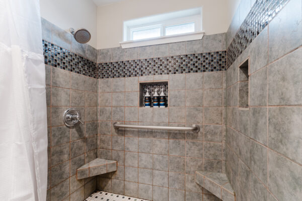 929 NE Lena - Small-43