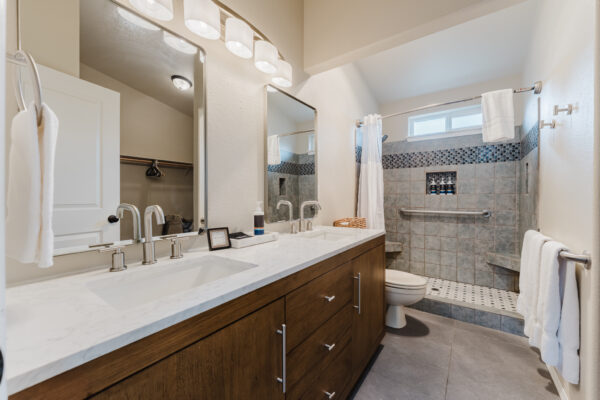 929 NE Lena - Small-44