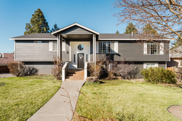 929 NE Lena - Small-46