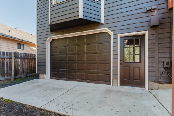 929 NE Lena - Small-47