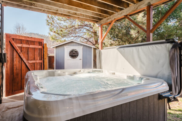 929 NE Lena - Small-50