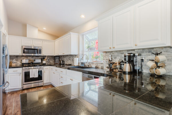 929 NE Lena - Small-9