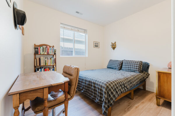 623 Glencoe Bend - Small Size-37