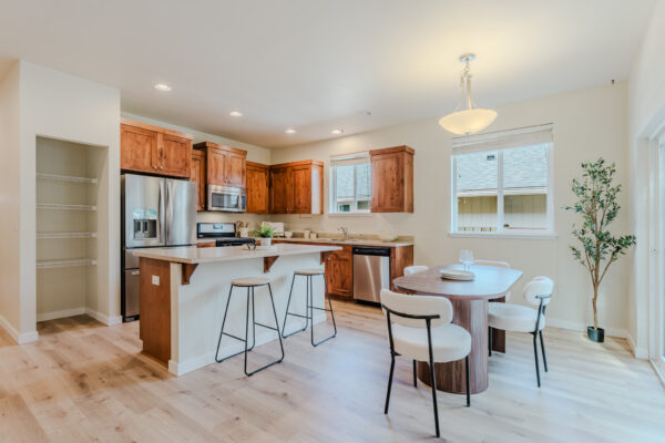 640 SE Reed Market - Small Size-07